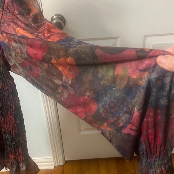 Natural Life Juliana Mesh
Smocked Top Women's Size M
Dark Floral Garden Boho - Picture 4 of 9